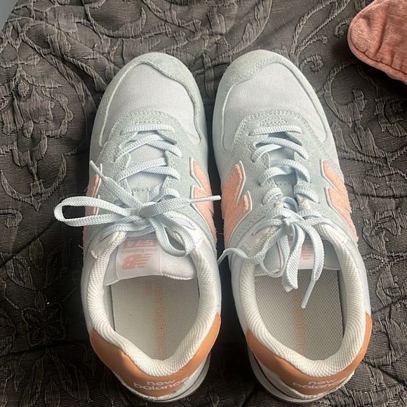 New balance size 7Y(9W) - Picture 3 of 4